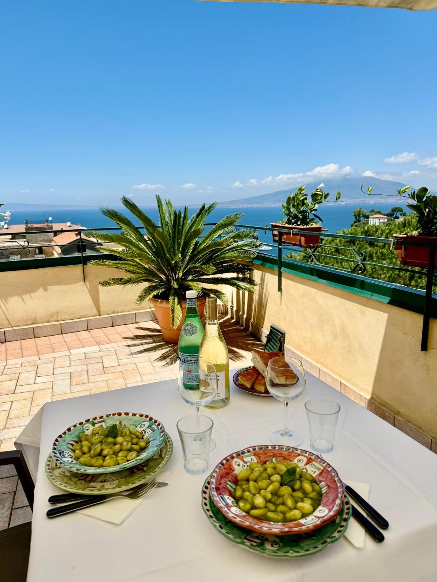 ヴィーコ・エクエンセ Vesuvio View Bed & Breakfast エクステリア 写真