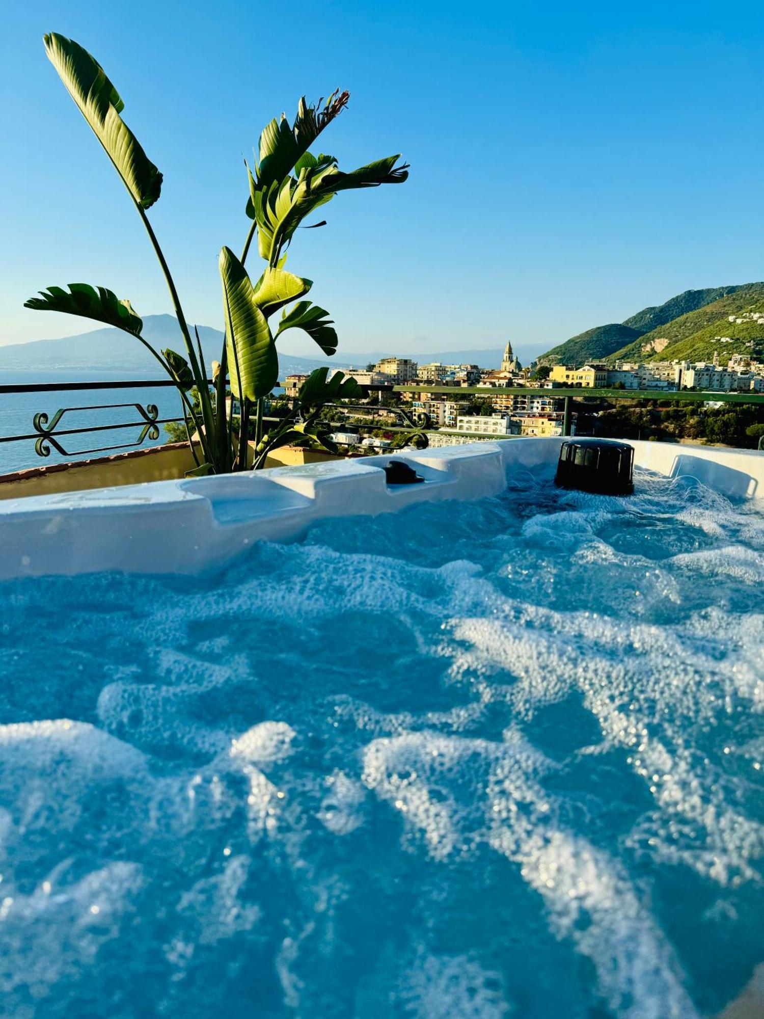 ヴィーコ・エクエンセ Vesuvio View Bed & Breakfast エクステリア 写真