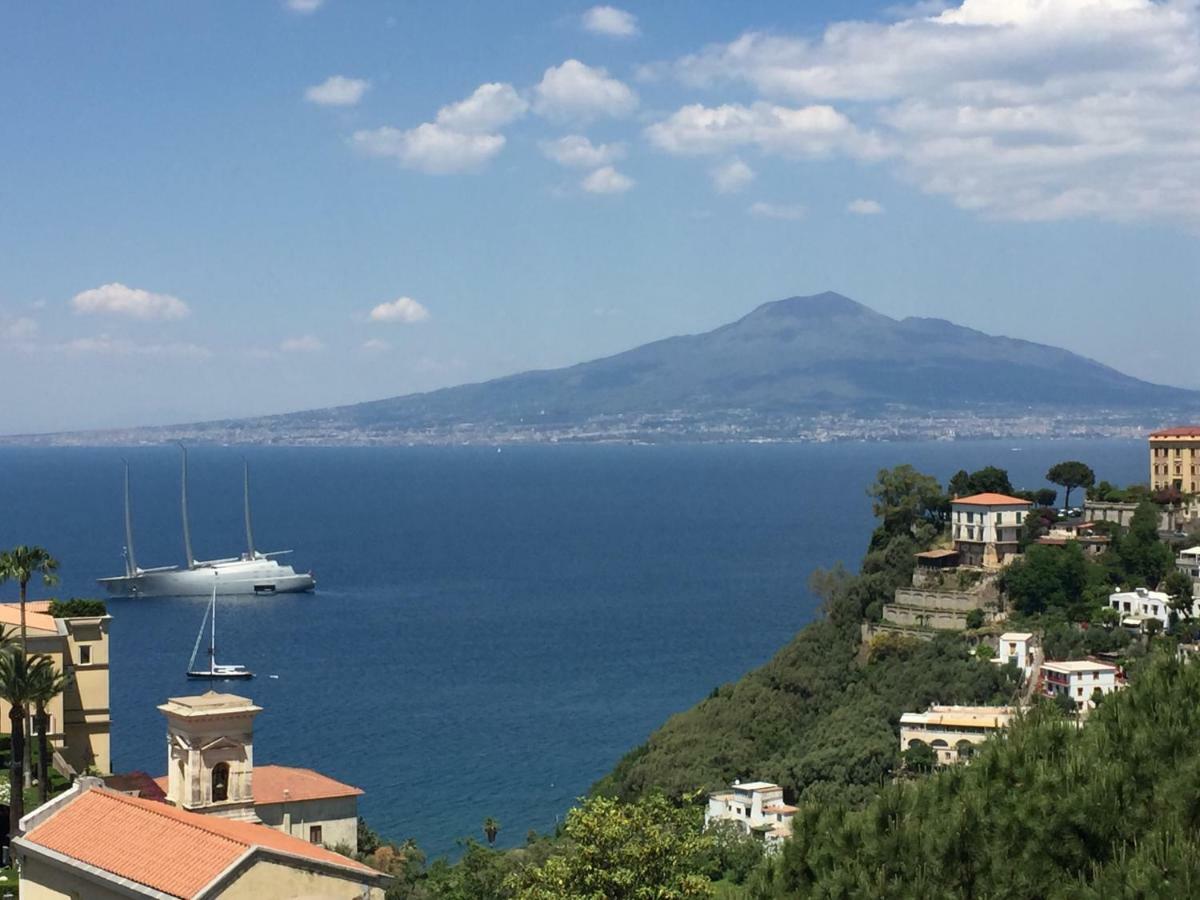 ヴィーコ・エクエンセ Vesuvio View Bed & Breakfast エクステリア 写真